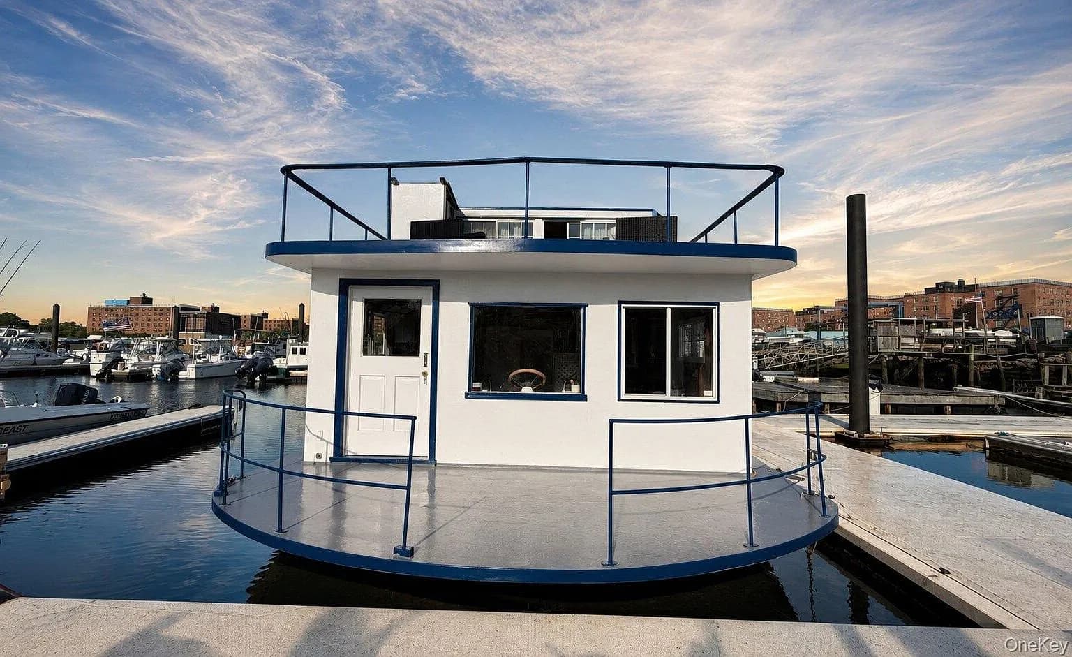 The Margolies Houseboat, photo 1